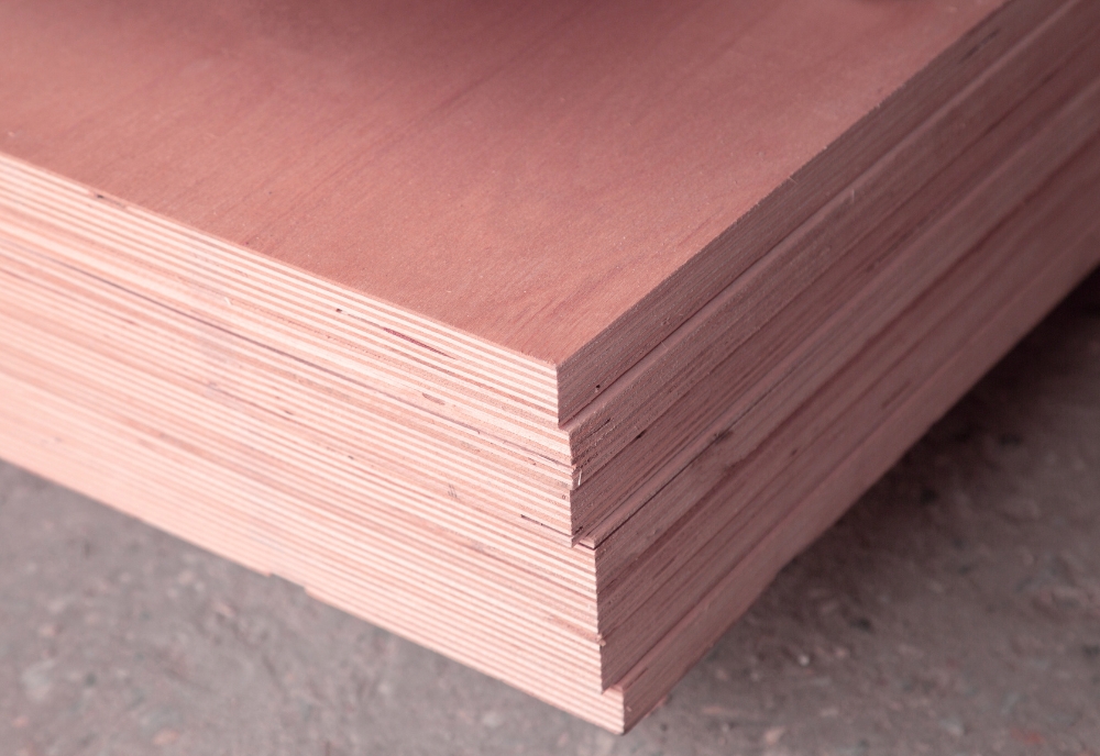 Jual Triplek BBCC Merah 122cm X 244cm X 12mm