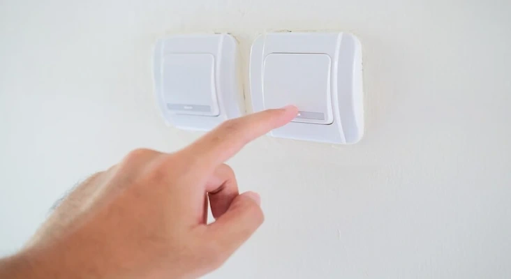 cara menghemat listrik di rumah