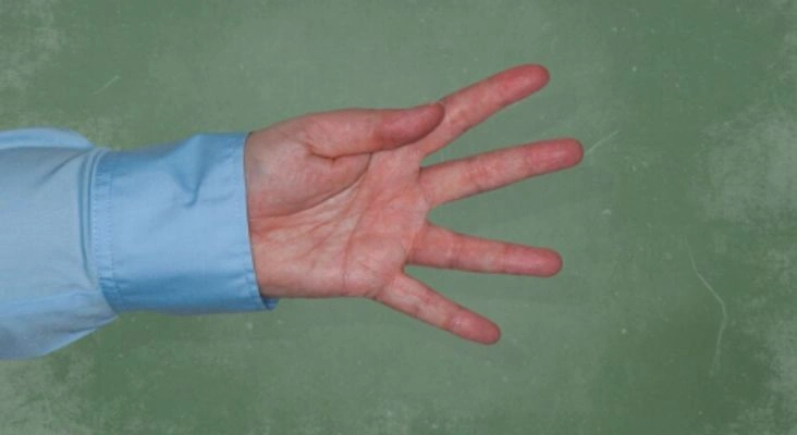 Cara Menghilangkan Lem Pipa di Tangan