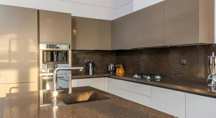 Cara membersihkan meja marmer